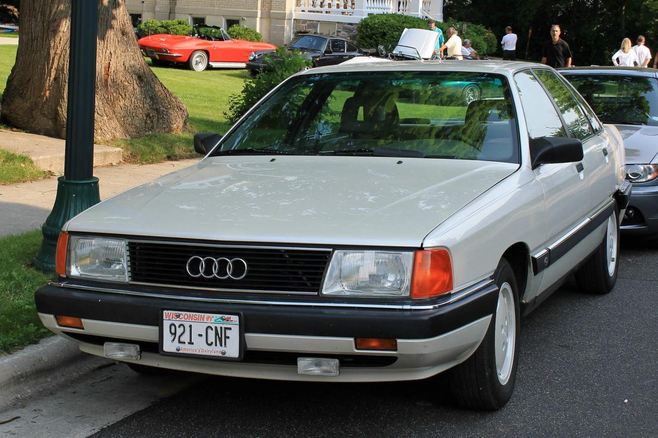 Audi 100 1983